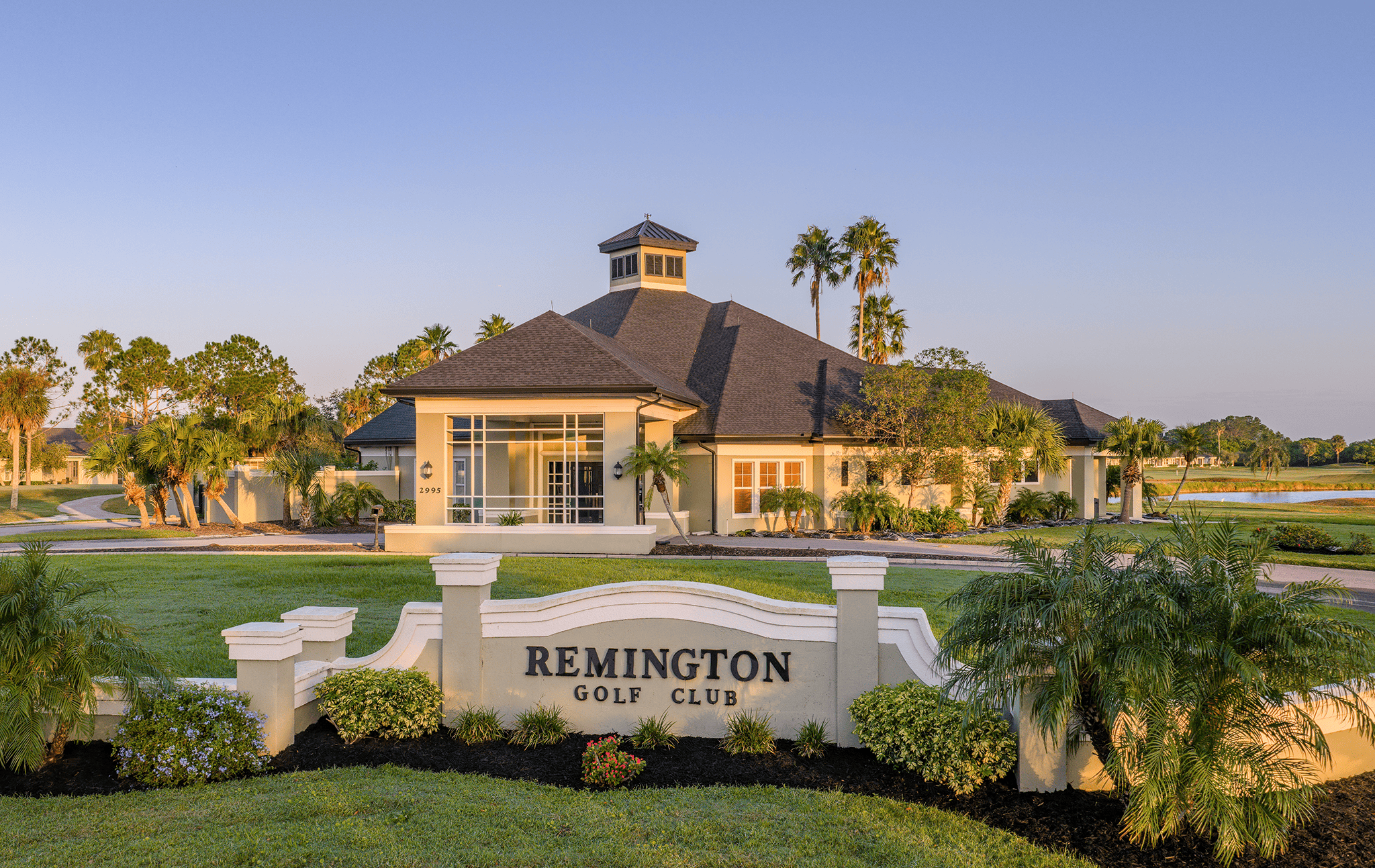 Front view of Remington Golf Course Clubhouse